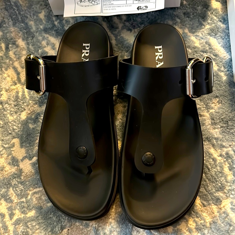Prada rubber thong sandals - size 9